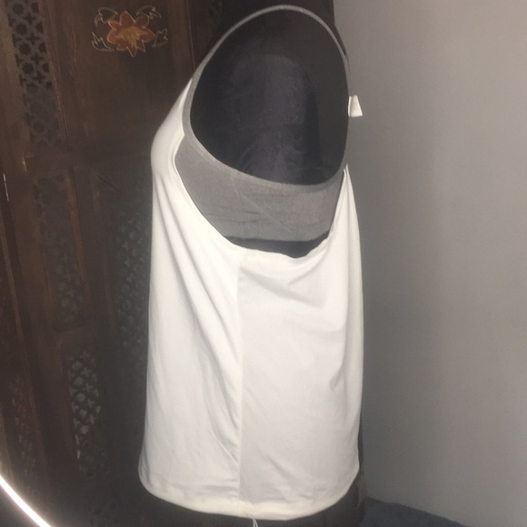 Fabletics Cashel Built-In Bra Swing Tank - Picture 4 of 8